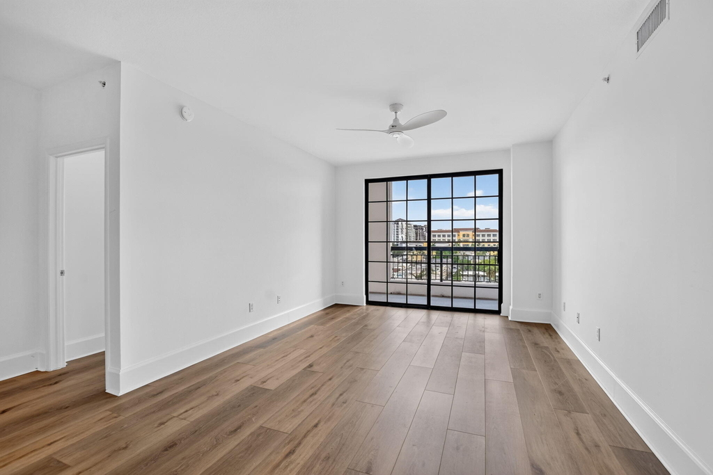233 S Federal Highway - Photo 2