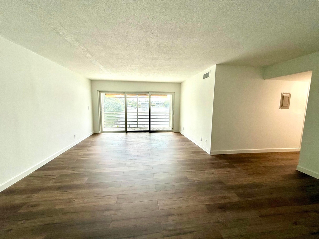 412 Northlake Court - Photo 15