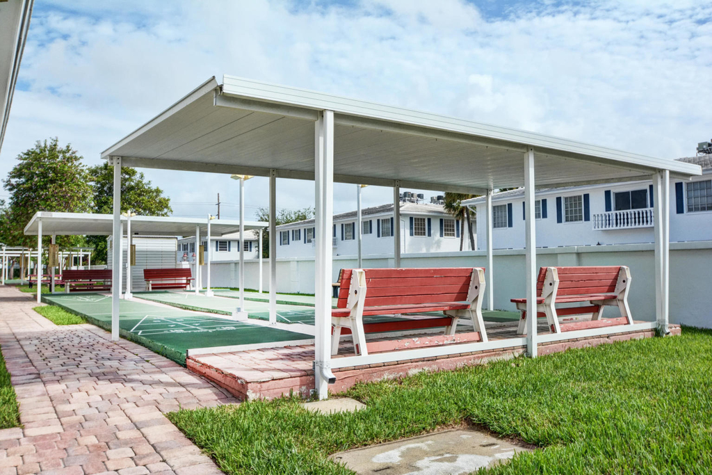 2251 Ne 66th Street - Photo 16