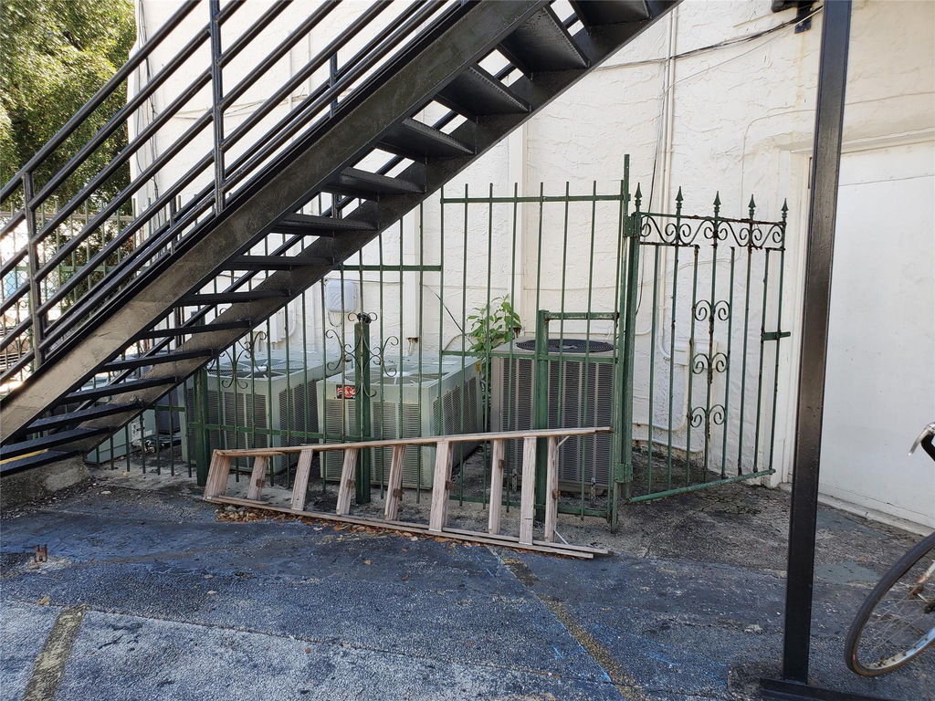 50 N Federal Highway - Photo 7