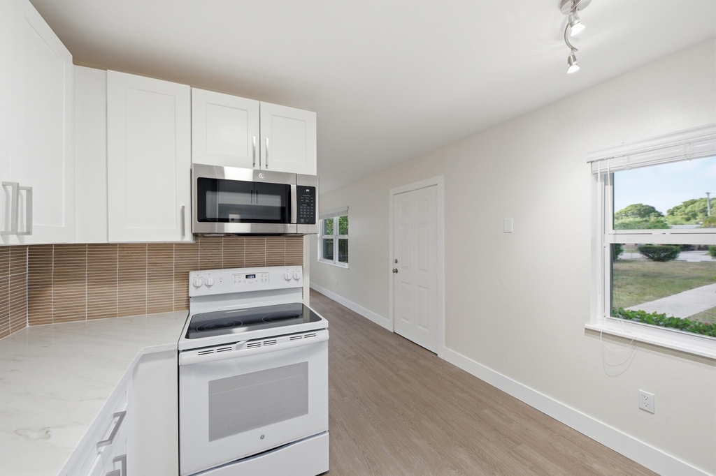 355 Wickline Boulevard - Photo 10