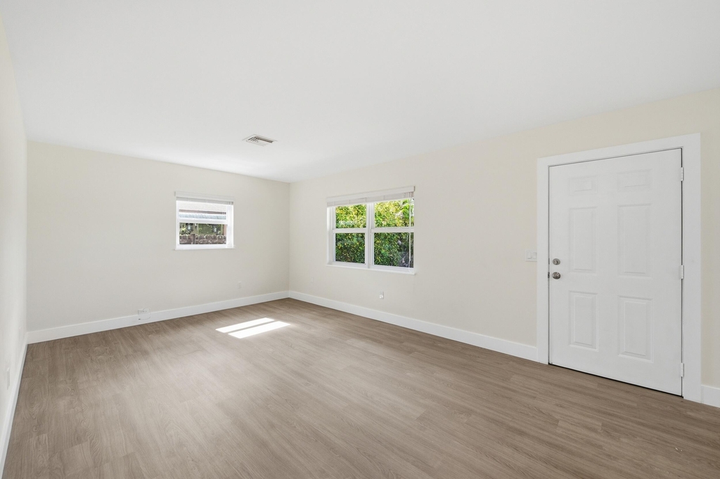 353 Wickline Boulevard - Photo 9