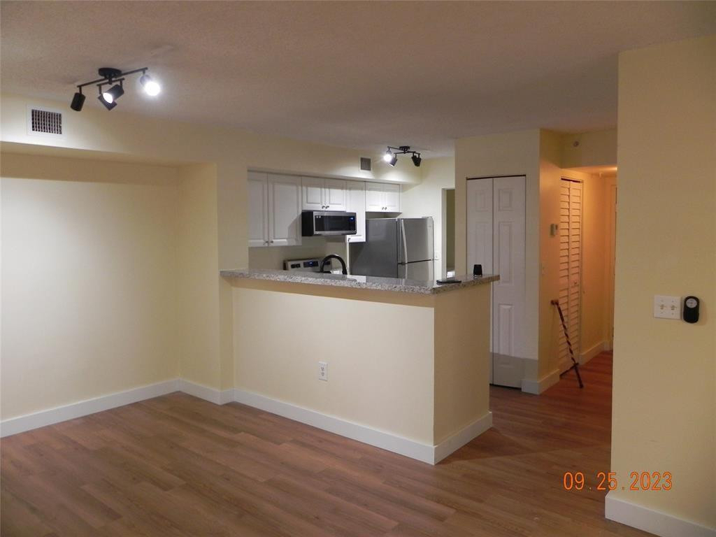 577 Sw 111th Lane - Photo 0