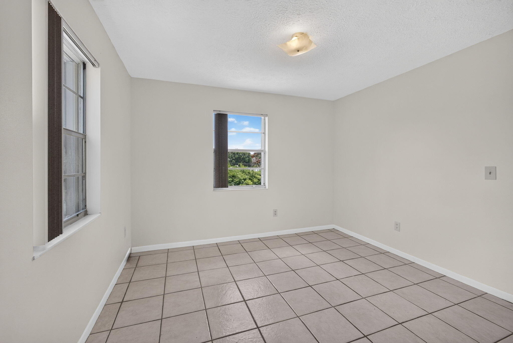 708 Sw Gardens Boulevard - Photo 31