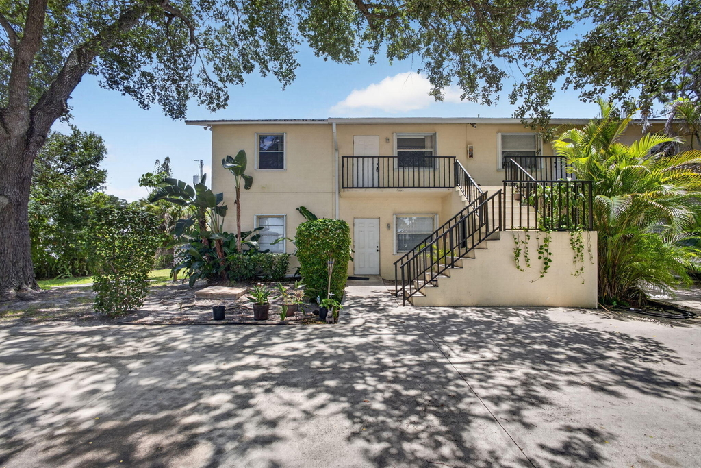 708 Sw Gardens Boulevard - Photo 5