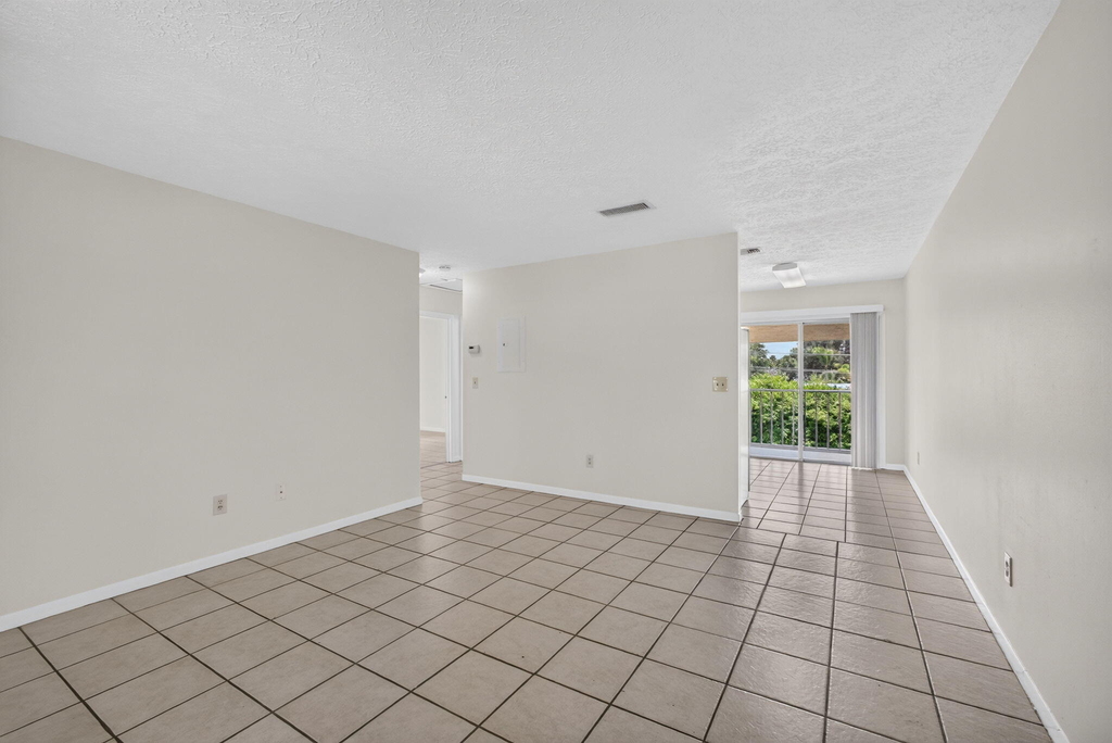 708 Sw Gardens Boulevard - Photo 11