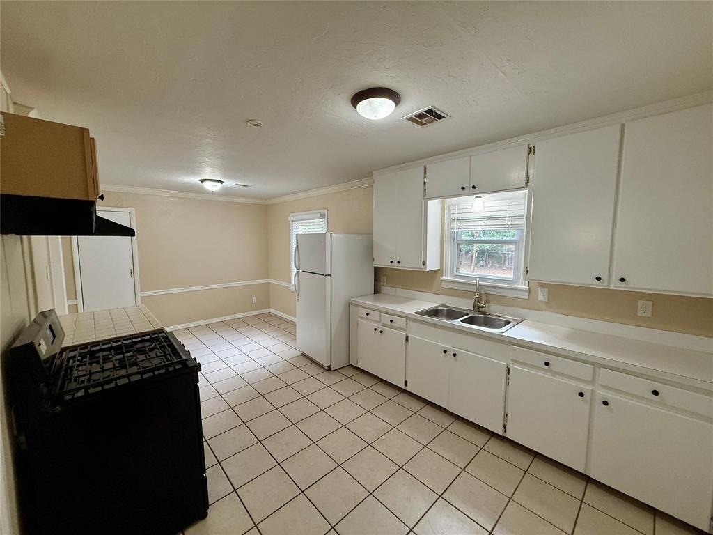1728 Hasley Drive - Photo 5