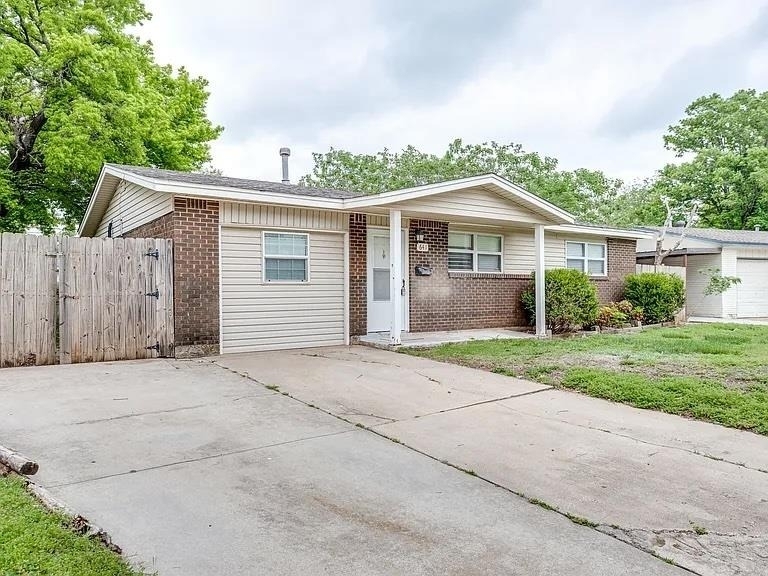 641 Sw 15th Street - Photo 1