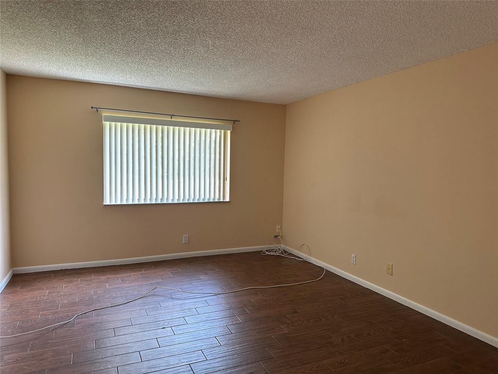 310 Racquet Club Road - Photo 4