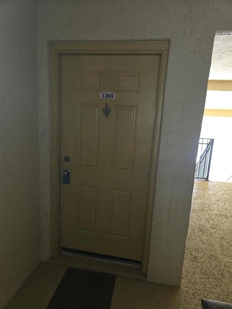 1245 Sw 46th Avenue - Photo 14
