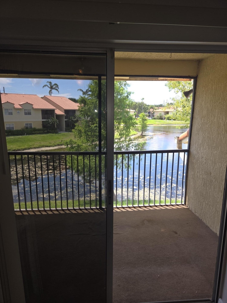 1245 Sw 46th Avenue - Photo 11