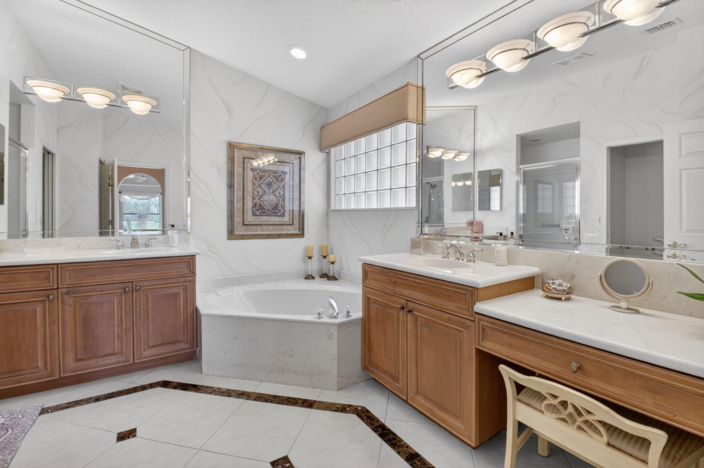 5256 Glenville Drive - Photo 32