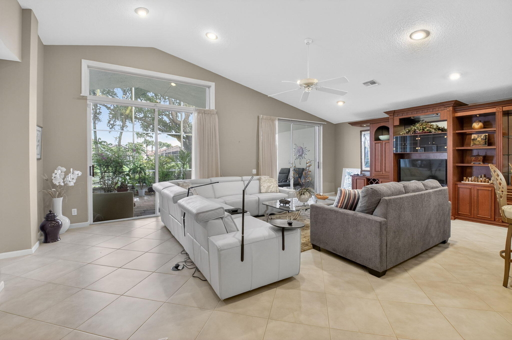 5256 Glenville Drive - Photo 15