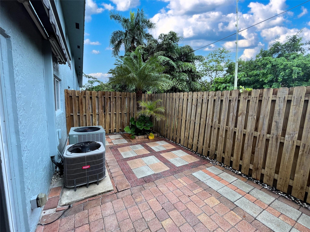 1460 Ne 18th Street - Photo 13