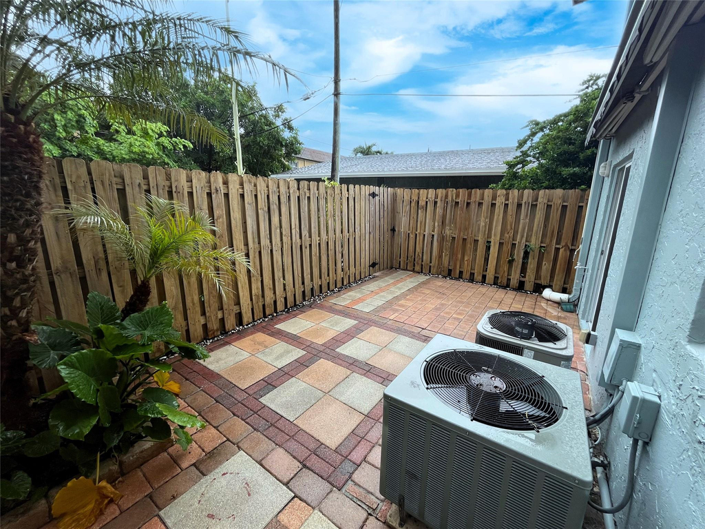 1460 Ne 18th Street - Photo 16