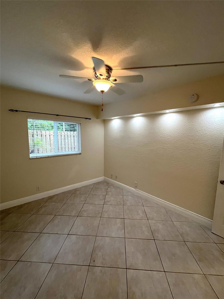 1460 Ne 18th Street - Photo 49