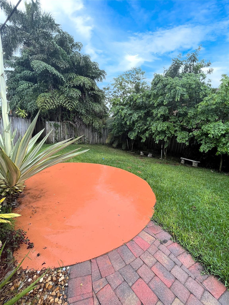 1460 Ne 18th Street - Photo 25