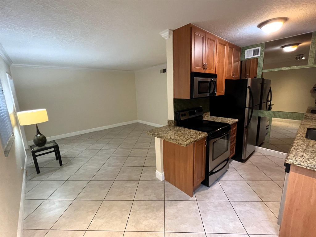 1460 Ne 18th Street - Photo 9