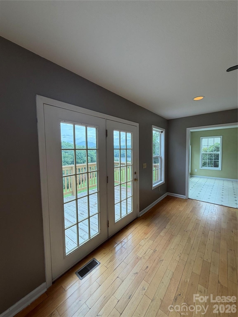 113 Lakeside Drive - Photo 11