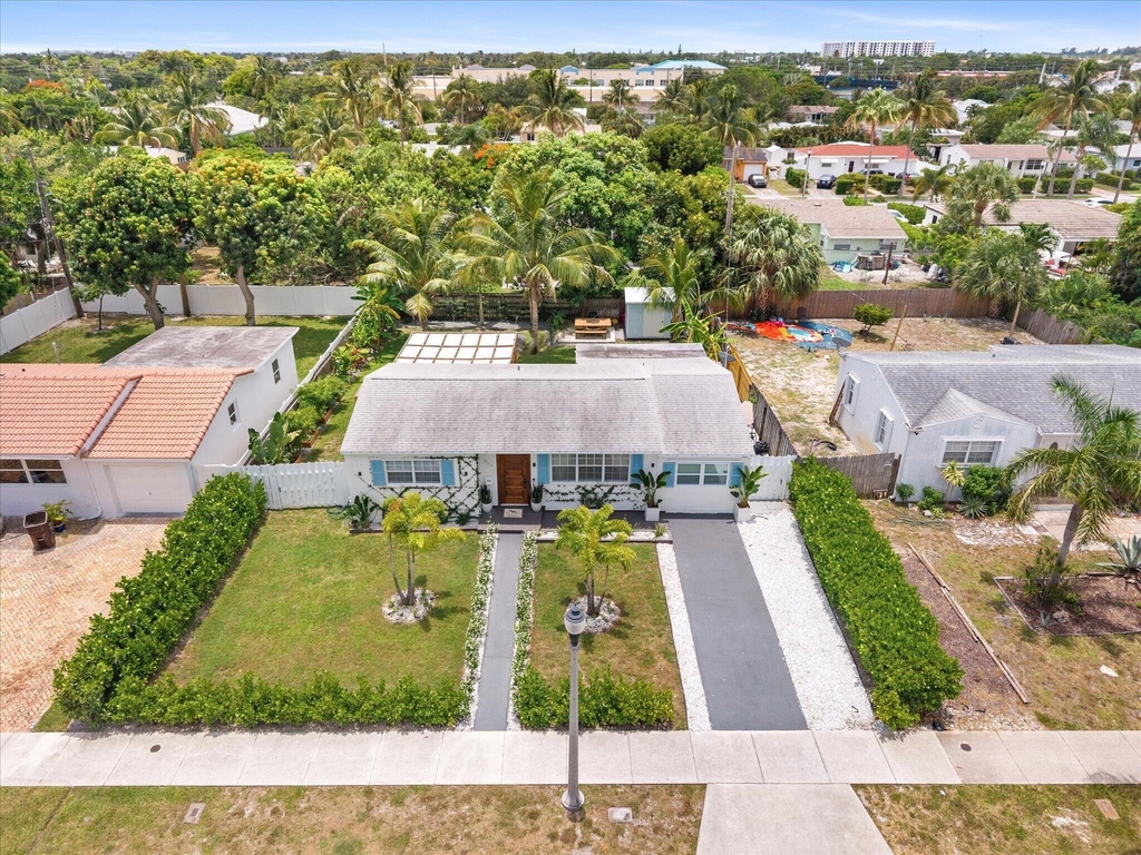 350 Forest Hill Boulevard - Photo 18