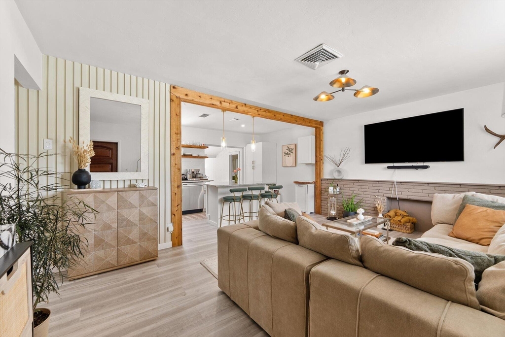 350 Forest Hill Boulevard - Photo 8