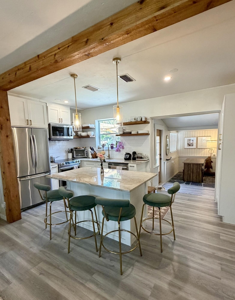 350 Forest Hill Boulevard - Photo 2