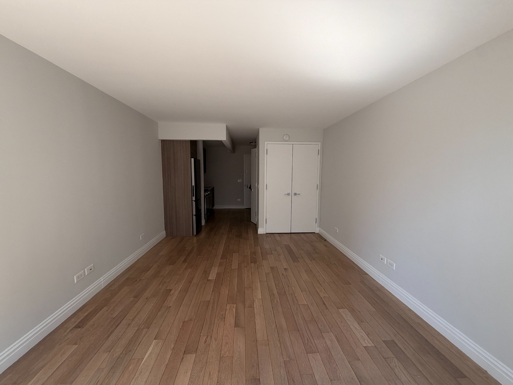 West 48th Street - Photo 3