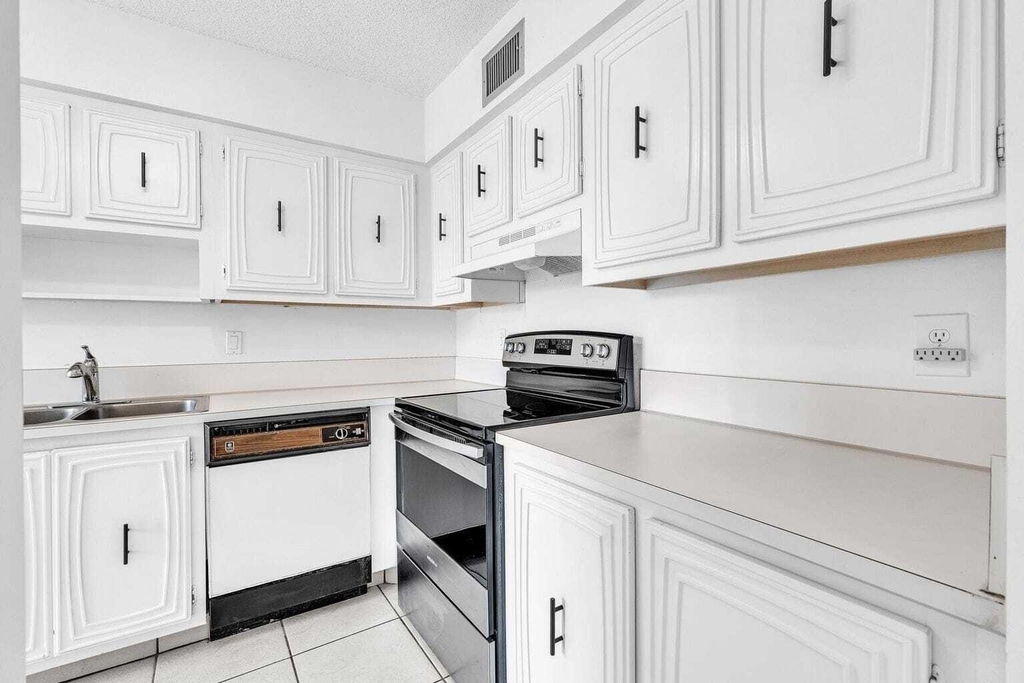 13721 Flora Place - Photo 24