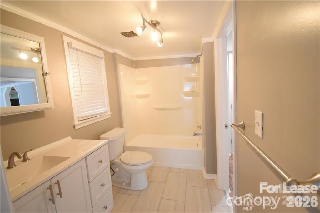 1077 Henderson Street - Photo 12