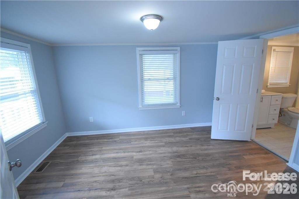 1077 Henderson Street - Photo 9