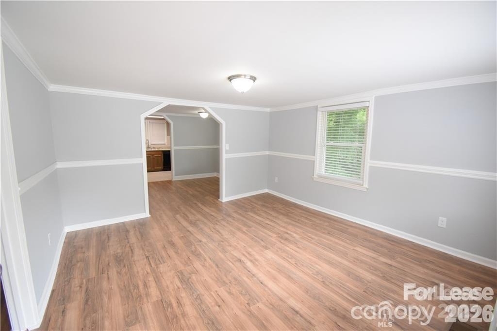1077 Henderson Street - Photo 7