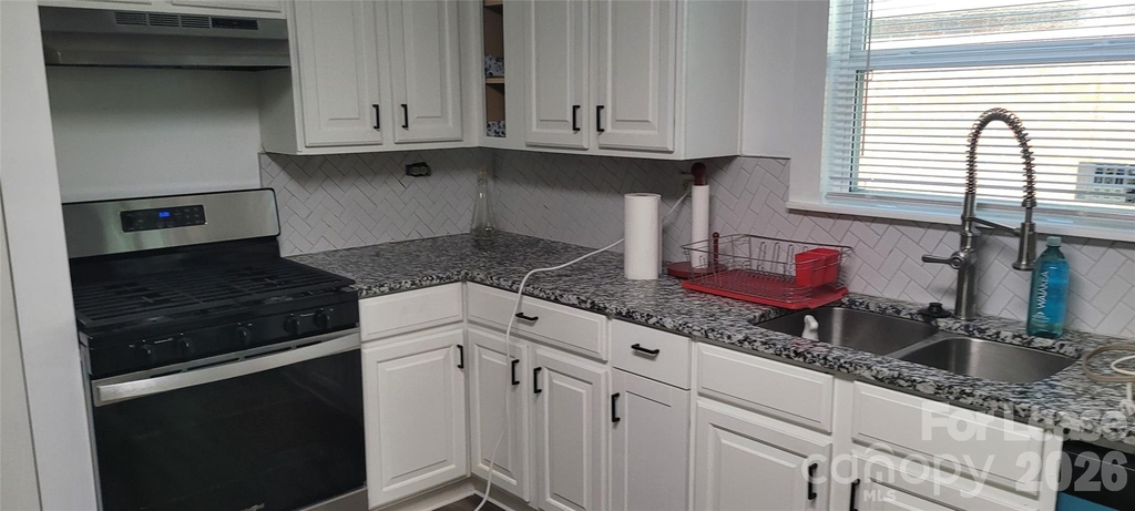212 E Bell Street - Photo 7