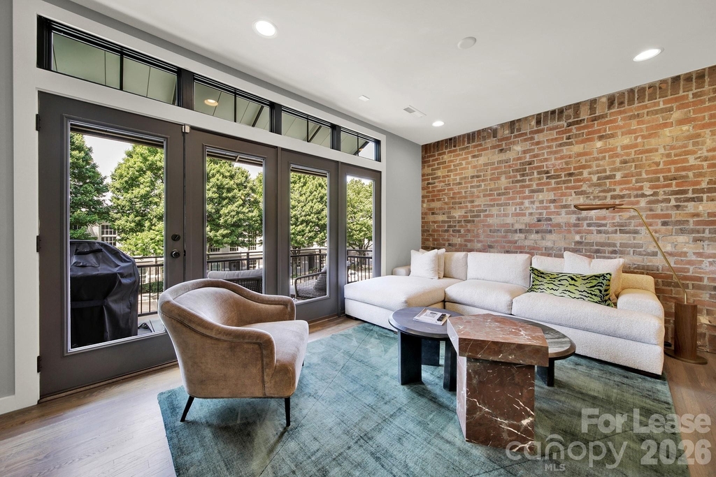 428 E 33rd Street - Photo 15