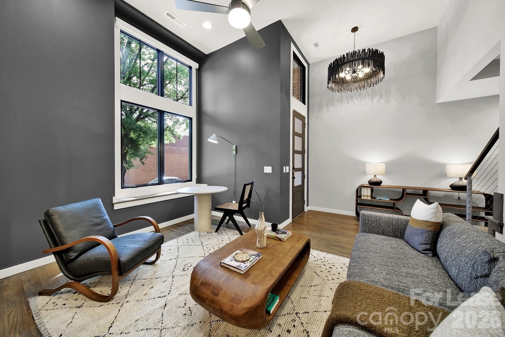 428 E 33rd Street - Photo 3