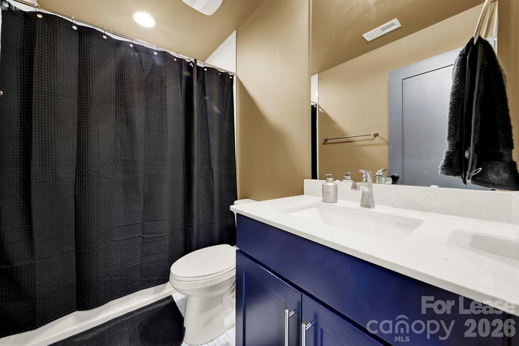 428 E 33rd Street - Photo 31