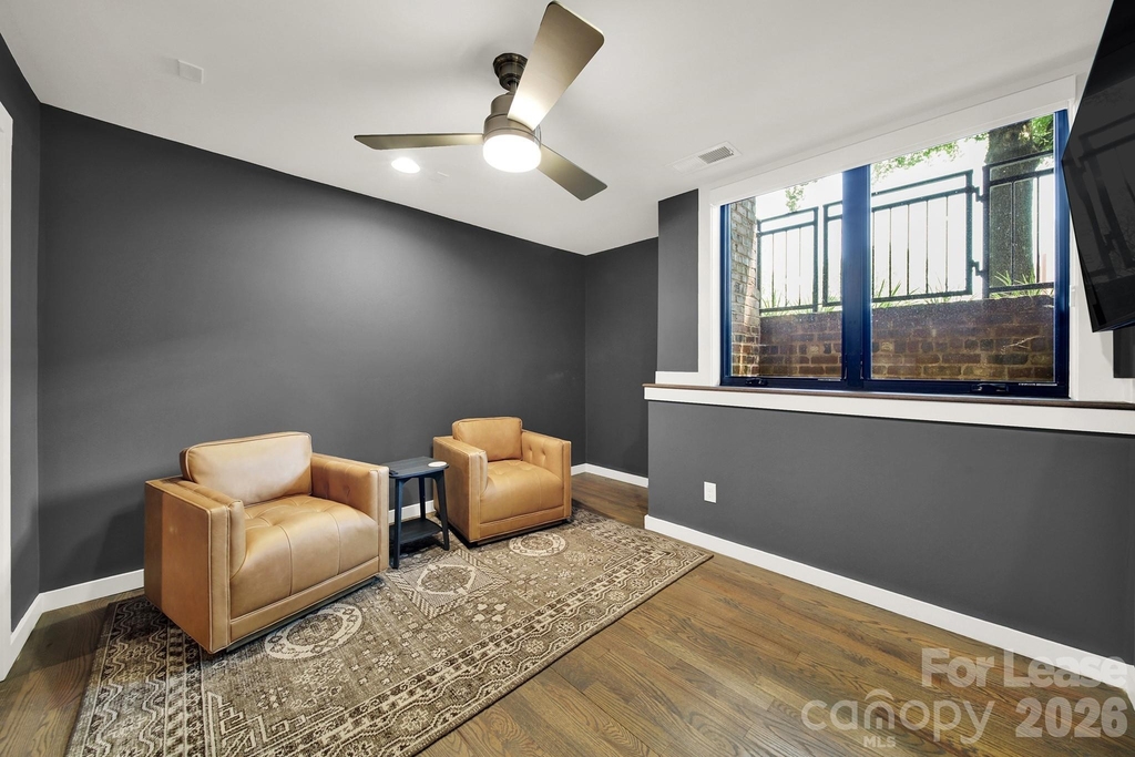 428 E 33rd Street - Photo 30