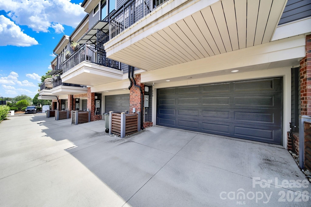 428 E 33rd Street - Photo 33