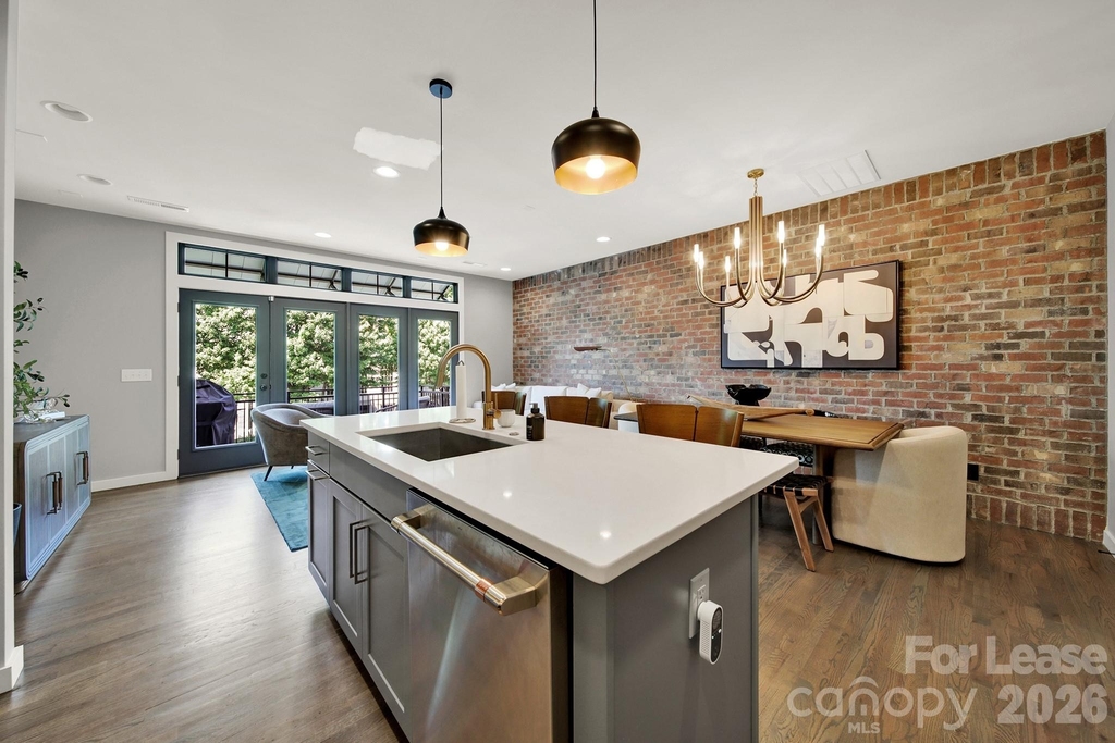 428 E 33rd Street - Photo 13