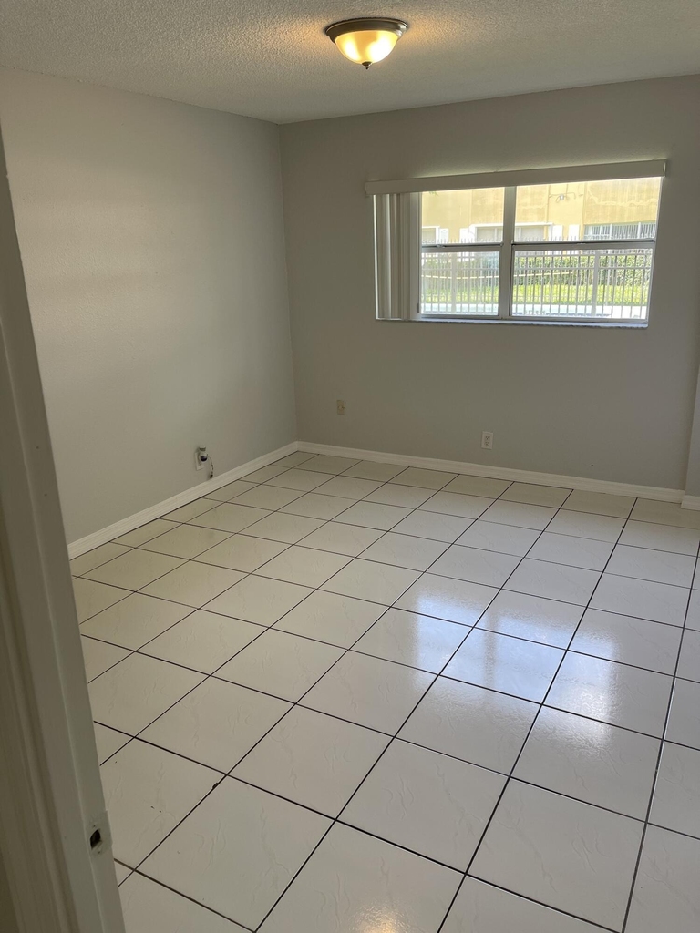 440 Se 2nd Avenue - Photo 12