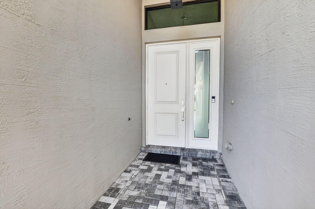 17358 Santaluce Manor - Photo 3