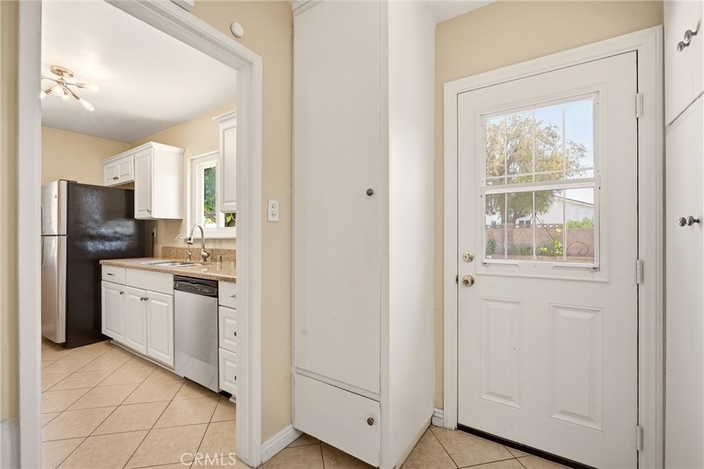 1225 W Glenmere - Photo 19