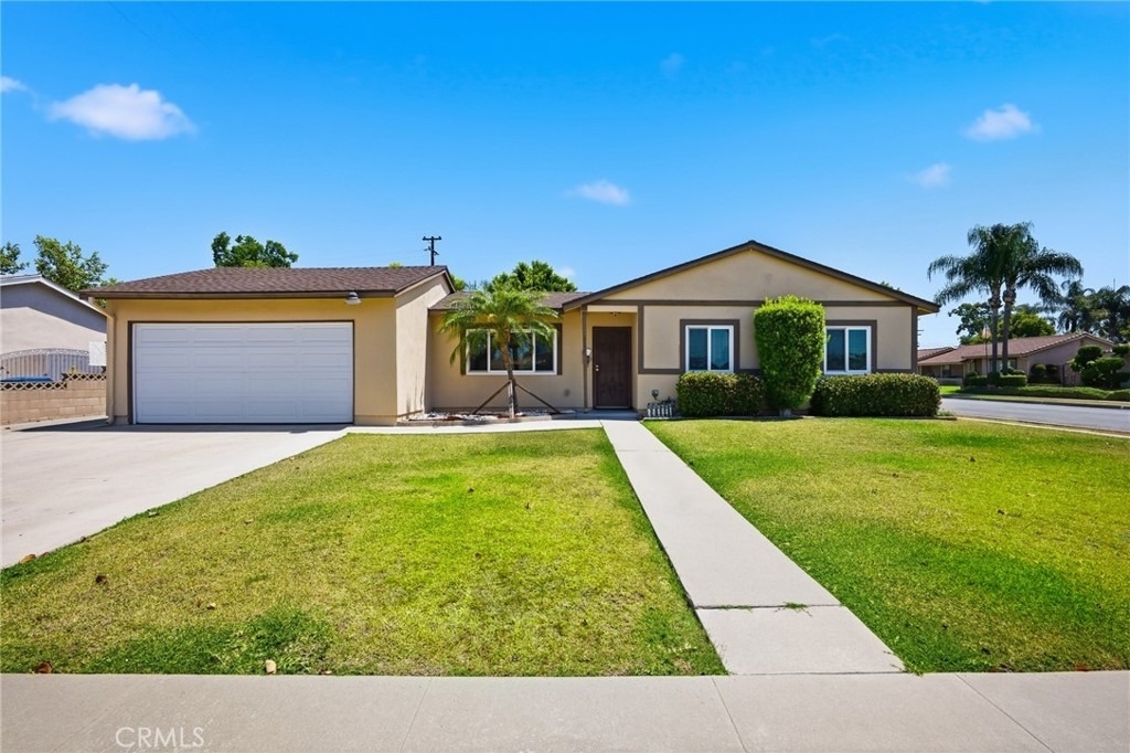 1225 W Glenmere - Photo 0