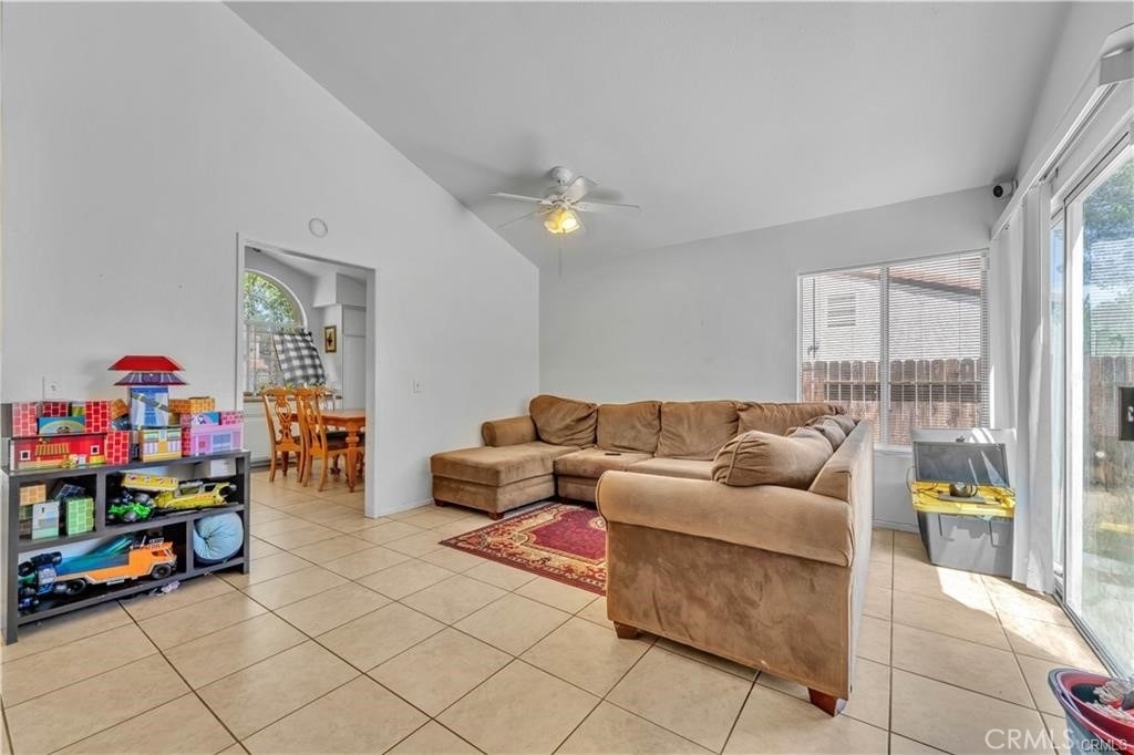 44920 Calston Avenue - Photo 2