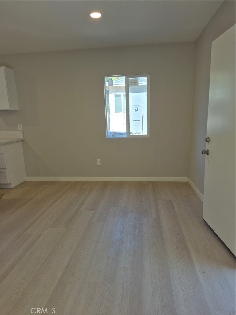 8913 Rathburn Avenue - Photo 12