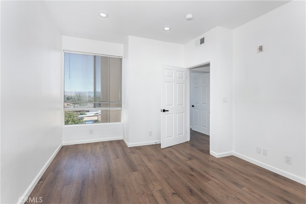 19350 Sherman Way - Photo 15