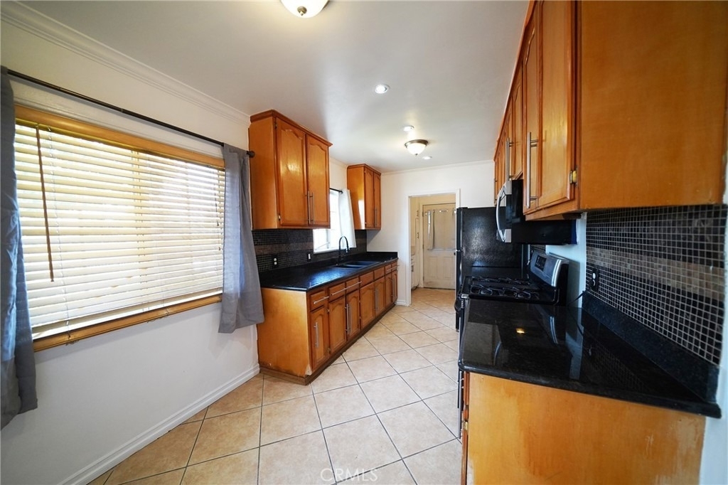 13719 S San Pedro - Photo 6