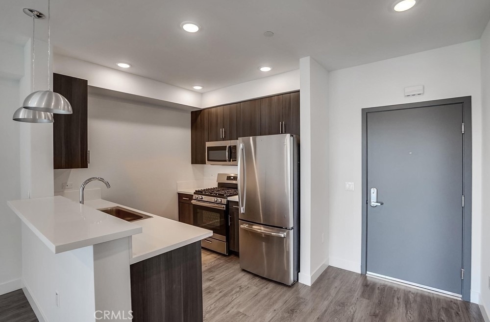 6015 Woodman Avenue - Photo 1