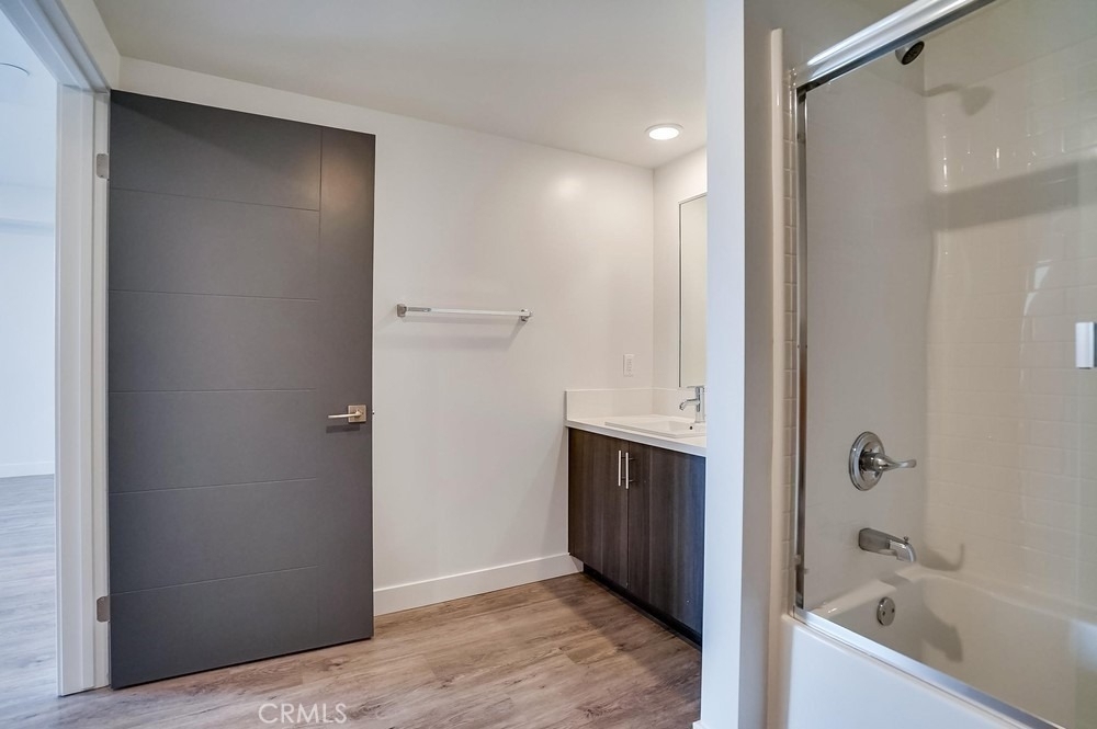 6015 Woodman Avenue - Photo 27
