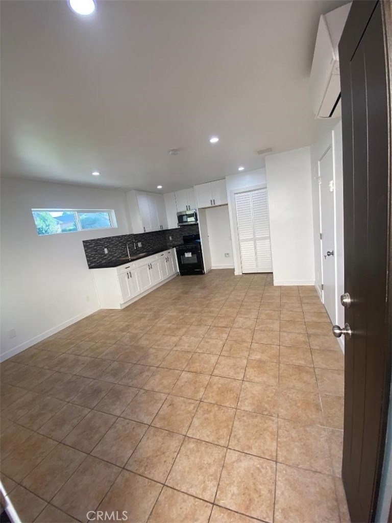 19807 Blythe Street - Photo 4