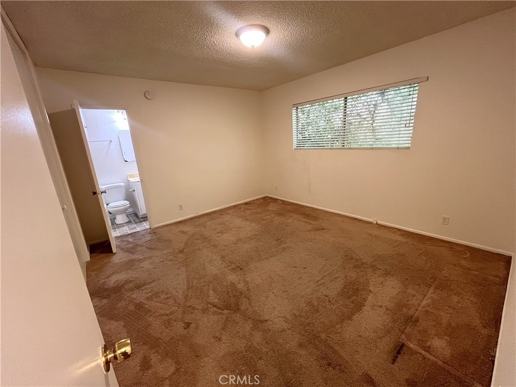 1933 Pelham Avenue - Photo 15